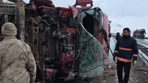 Van'da Tır Devrildi, 1 Yaralı
