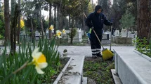 İzmir’de mezarlıklar Ramazan Bayramı’na hazırlanıyor