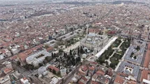 İlber Ortaylı’nın defnedileceği Fatih Camii haziresi dronla görüntülendi