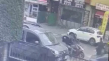 Ümraniye’de park halindeki motosikleti çalan şahıs seyir halinde yakalandı