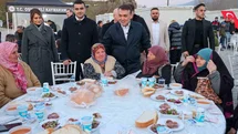 Büyük yangın sonrası yaralarını saran vatandaşlar iftarda bir araya geldi