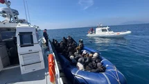 İzmir Açıklarında 30 Göçmen Kurtarıldı