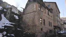 Bitlis’te tarihi evler kışın ardından alarm veriyor