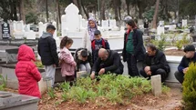 Gaziantep’te bayram öncesi mezarlıklarda ziyaretçi yoğunluğu