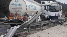 Mazot yüklü tanker kontrolden çıkarak karşı şeride geçti