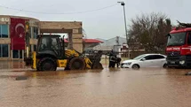 Viranşehir’de aşırı yağış sele neden oldu: 9 kişilik aile kurtarıldı