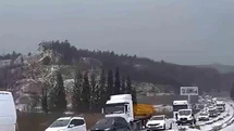 Yatağan-Milas kara yolu dolu yağışı sonrası beyaza büründü