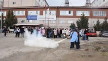 Öğrencilere ’Afet Farkındalık Eğitimi’ verilip tahliye tatbikatı düzenlendi
