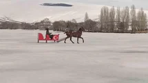 Çıldır Gölü'nde Atlı Kızak Sezonu Kapatılıyor