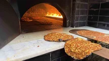 Lahmacun ustası "Maçı kazanırsak bin lahmacun dağıtacağım" dedi, sözünü tuttu