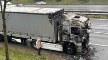Tuzla'da Tır Yangını Meydana Geldi
