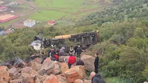 Uçuruma yuvarlanan kamyonun sürücüsü öldü