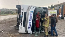 İzmir'de Sporcu Otobüsü Devrildi