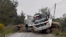 Mersin OSB Yolunda TIR Makasladı, Yol Kapandı!