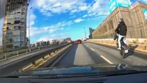 Pendik’te trafikte akrobatik hareket yapan motosiklet sürücüsüne 46 bin TL ceza