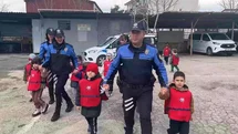Minik Öğrenciler Emniyeti Ziyaret Etti