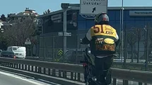 Kadıköy’de plakasız motosikletin tehlikeli yolculuğu kamerada