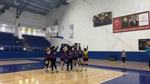 Muş'ta Kız Voleybol Takımı Yarı Finale Yükseldi