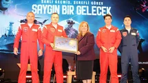 Türk Yıldızları Antalya'da Öğrencilerle Buluştu