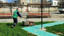 Kahta Belediyesi’nden park ve yeşil alanlarda yoğun yaz mesaisi