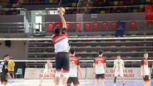 Şanlıurfa Büyükşehir Belediyesi genç erkekler voleybol takımından filede ikinci galibiyet