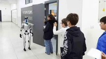 Samsun'da Sınavda Robot Karşılama