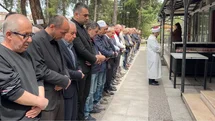 Saldırıda ölen öğretmen ve öğrenciler için gıyabi cenaze namazı kılındı