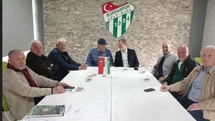 Bursaspor'un Kaptanı Özden'den Öğrencilere Kitap