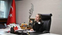 Büyükşehir’de başkanlık koltuğuna minik Zeynep oturdu