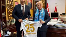 MHP’li Yurdagül’den lider Bahçeli’ye şampiyonluk ziyareti: Erzurumspor forması takdim edildi