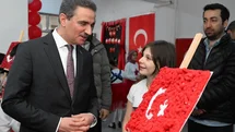 Çocuklardan Anlamlı Bayrak Çalışması