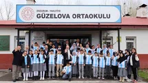 Güzelova'da 23 Nisan Kutlaması