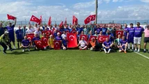 Futbol sahasında dostluk rüzgarı estikçe