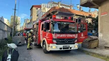 Küçükçekmece'de Bina Yangını Kontrol Altına Alındı