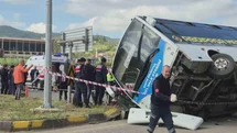 Bartın’da korkutan kaza: Öğrencileri taşıyan otobüs otomobile çarptı