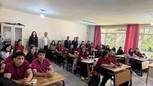 Kaymakam Ateş liseli öğrencilerle bir araya geldi