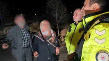 Kaza sonrası sürücü kaçtı, yaşlı çift geldi: Polisi ikna etmek için dakikalarca dil döktüler