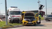 Edirne'de Ambulans ve Taksi Çarpıştı