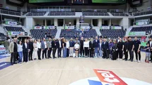 Merkezefendi Basketbol Takımı eğitime destek amacıyla parkeye çıktı