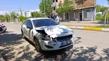 Aracın önünü keserek sürücüyü darp ettiler