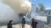 Van'da Tır Dorsesi Yandı