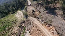 Heyelan nedeniyle kapanan Sülüklü Göl yolu ulaşıma açıldı