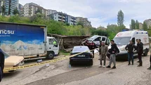 Ankara'da Kamyon Altında Kalan İki İşçi Hayatını Kaybetti
