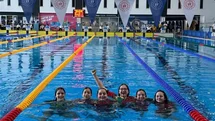 Bursa'da Öğrenciler Yüzme Şampiyonu Oldu