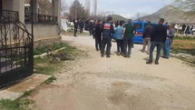 Kayseri'de Eşini Öldürdü, İntihar Etti