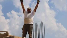 Adana'da İnşaat İşçileri Çalışmaya Devam Ediyor