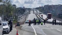 Silivri’de yola dökülen vidalar nedeniyle sürücüler zor anlar yaşadı