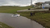 Siverek'te Otomobil Gölete Düştü