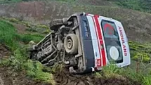 Siirt'te Ambulans Devrildi, 3 Yaralı