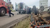 Hatay'da Römork Devrildi, 4 Yaralı